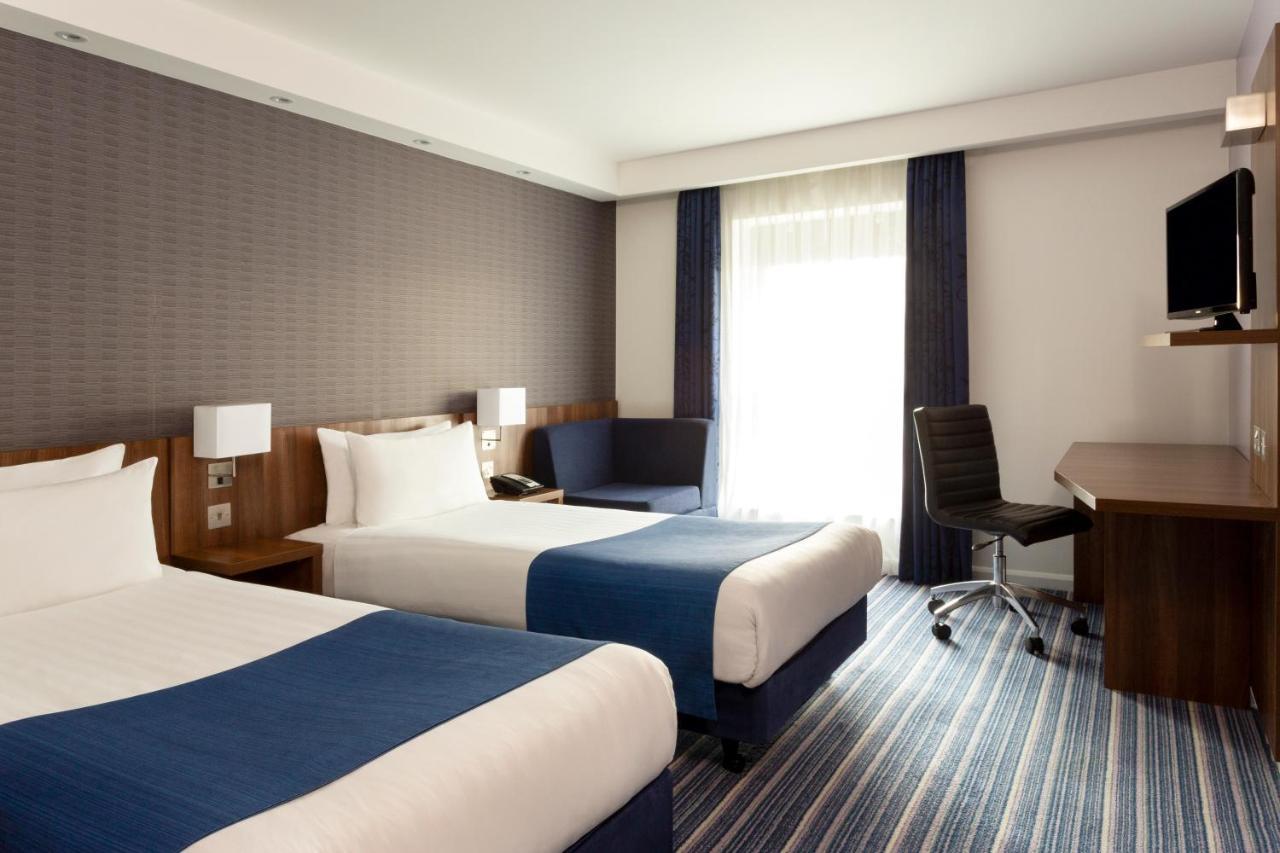 Holiday Inn Express Dunstable, An Ihg Hotel Екстер'єр фото