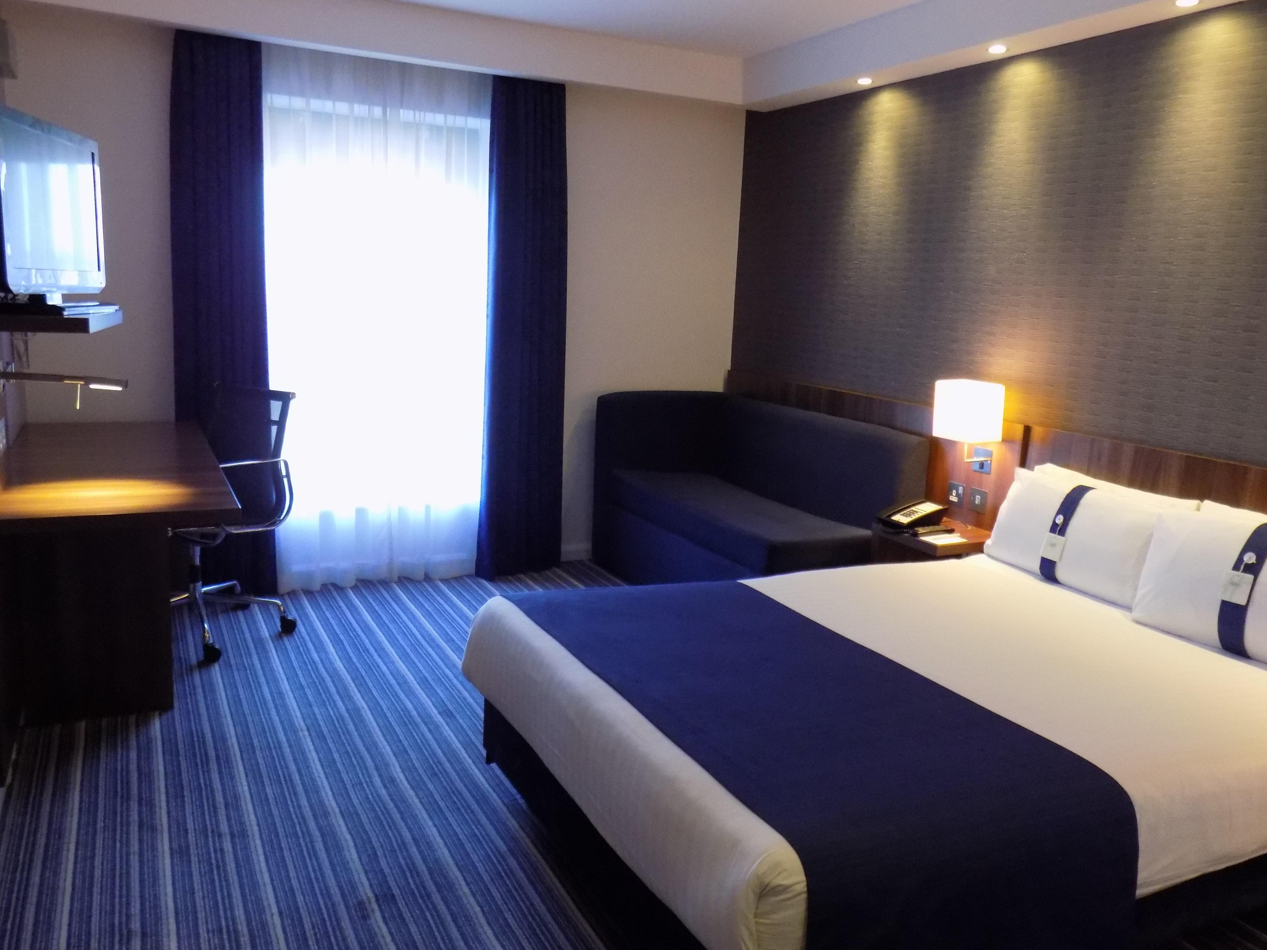 Holiday Inn Express Dunstable, An Ihg Hotel Екстер'єр фото
