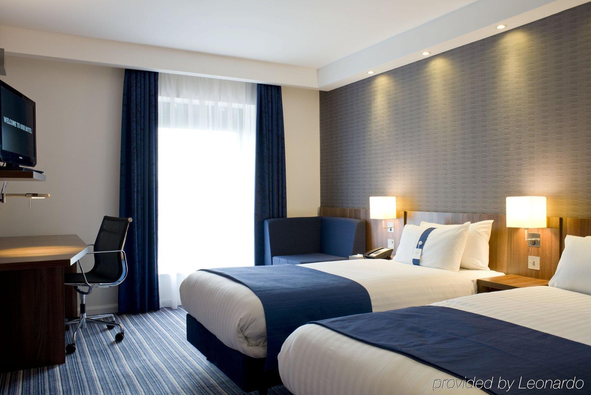 Holiday Inn Express Dunstable, An Ihg Hotel Екстер'єр фото