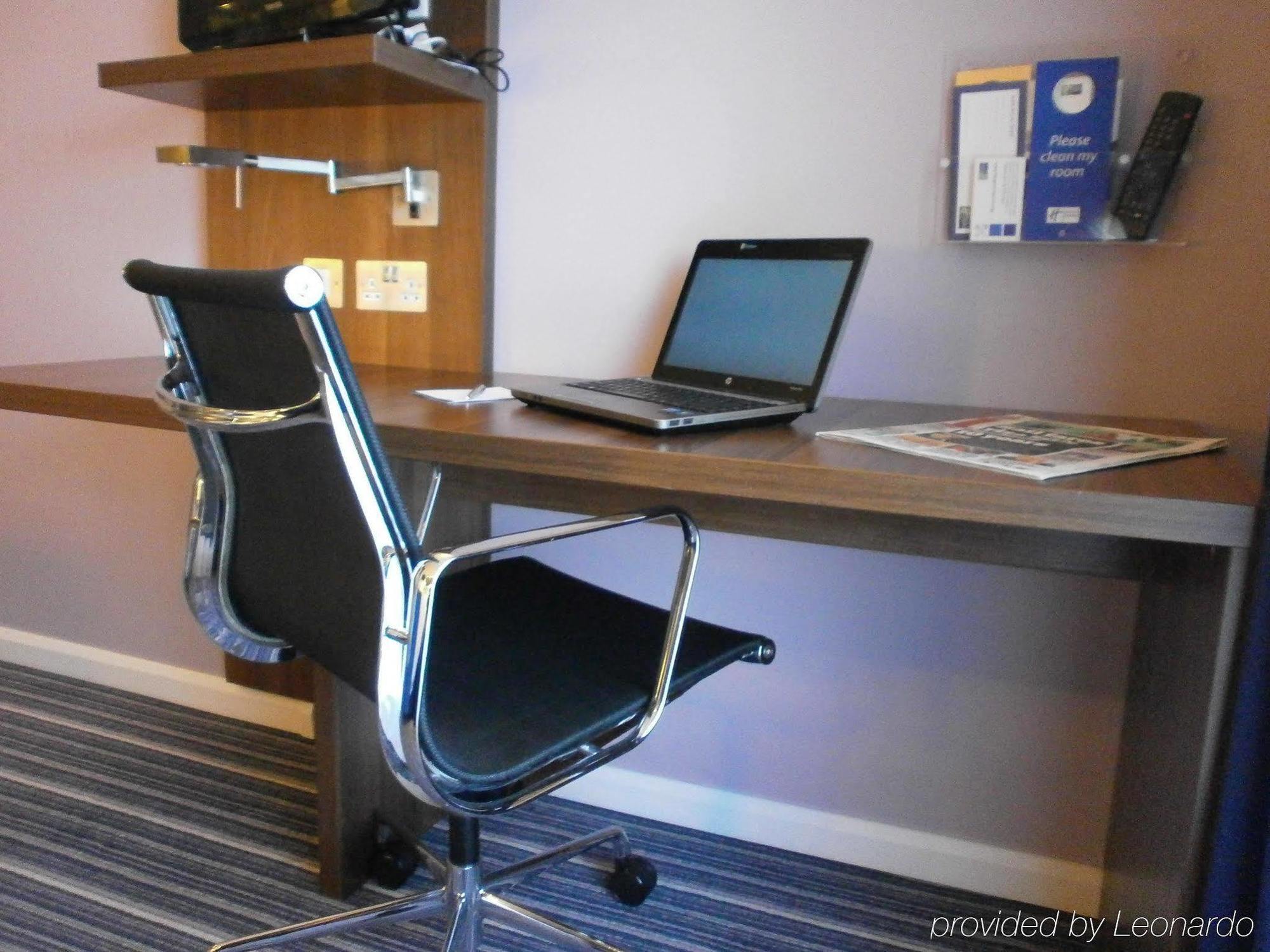 Holiday Inn Express Dunstable, An Ihg Hotel Екстер'єр фото