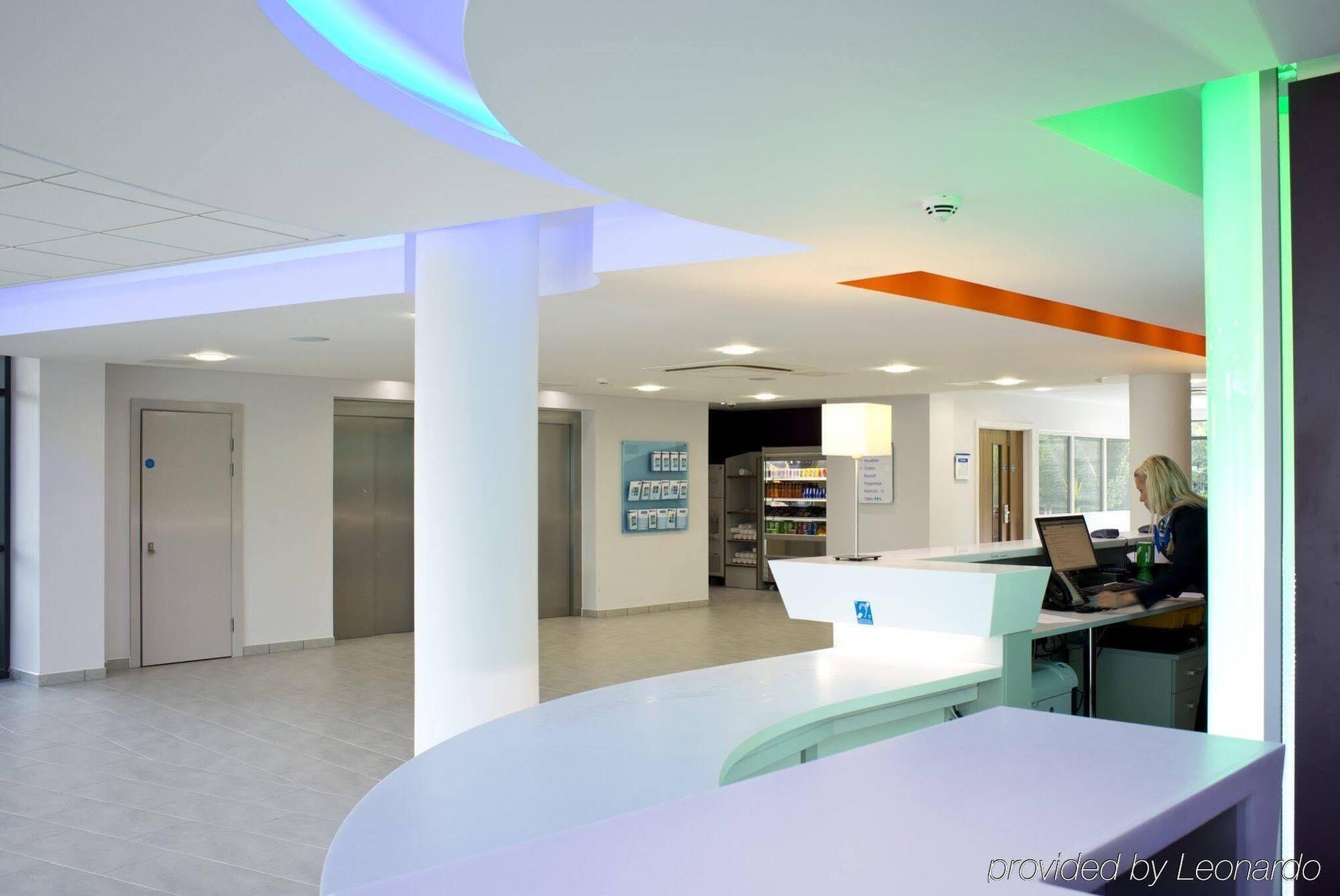 Holiday Inn Express Dunstable, An Ihg Hotel Екстер'єр фото